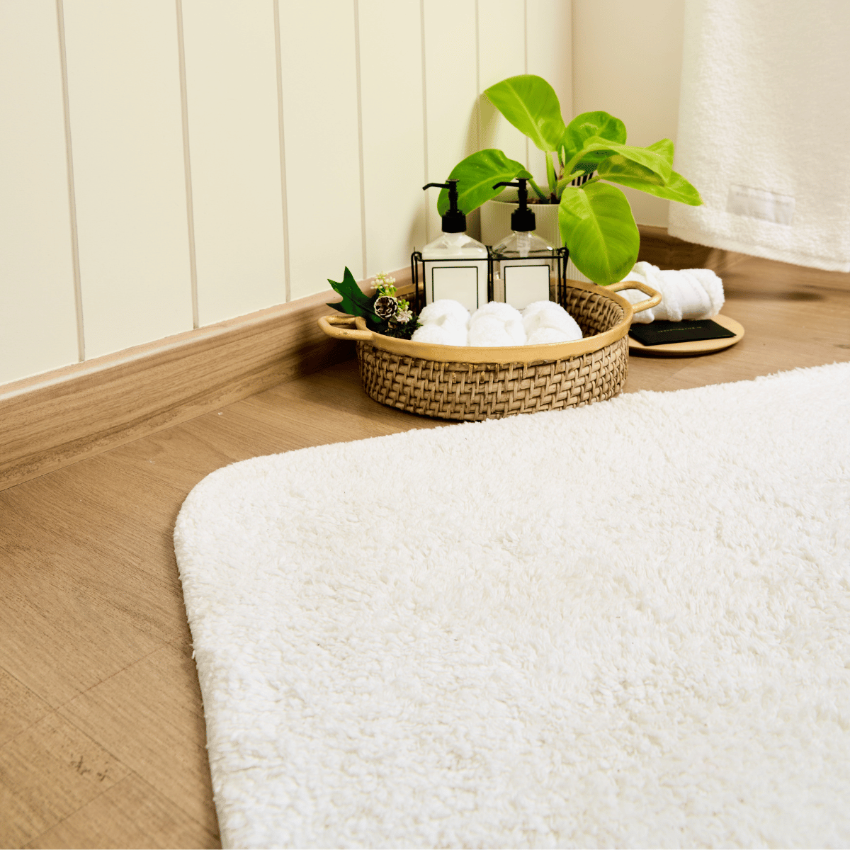 Gstaad Anti-Skid Bath Rug - 1800 GSM | Tufted High Pile
